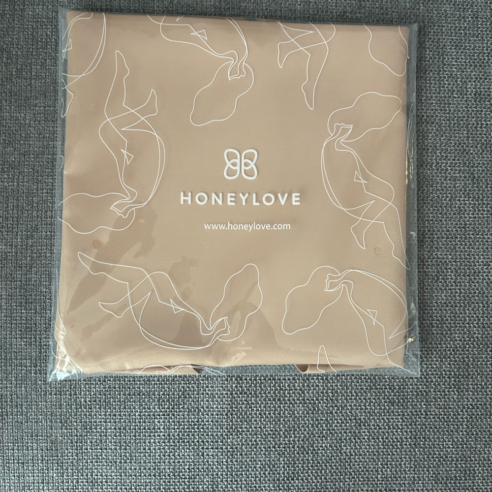 NWT HONEYLOVE Crossover Brief Sand (color)